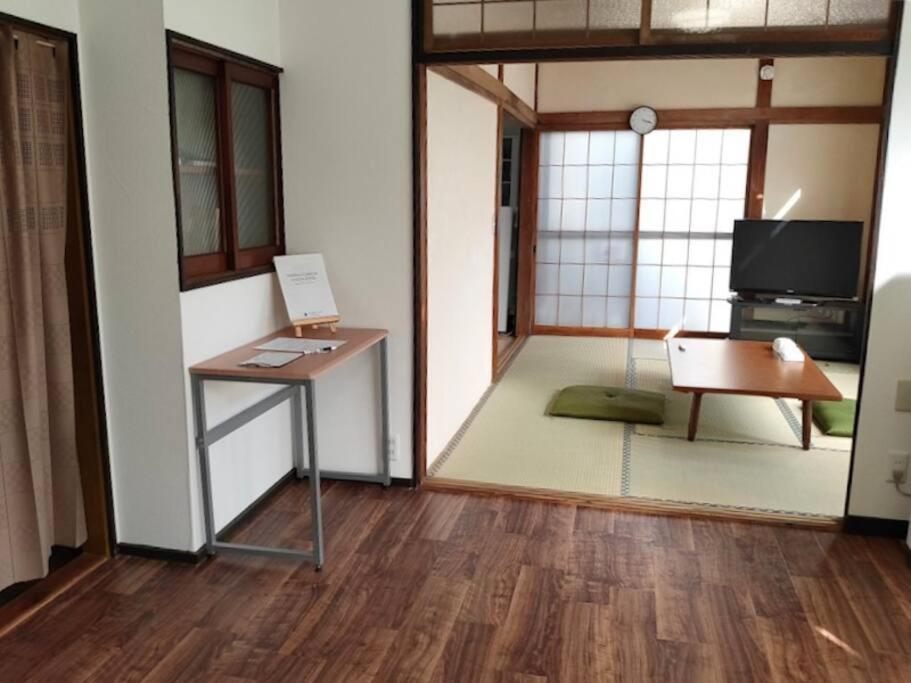 Apartment 【小山駅徒歩7分】みんなで宅飲み！貸切一軒家ニシグチノイエ Wifi有、銭湯近く Oyama (Tochigi)