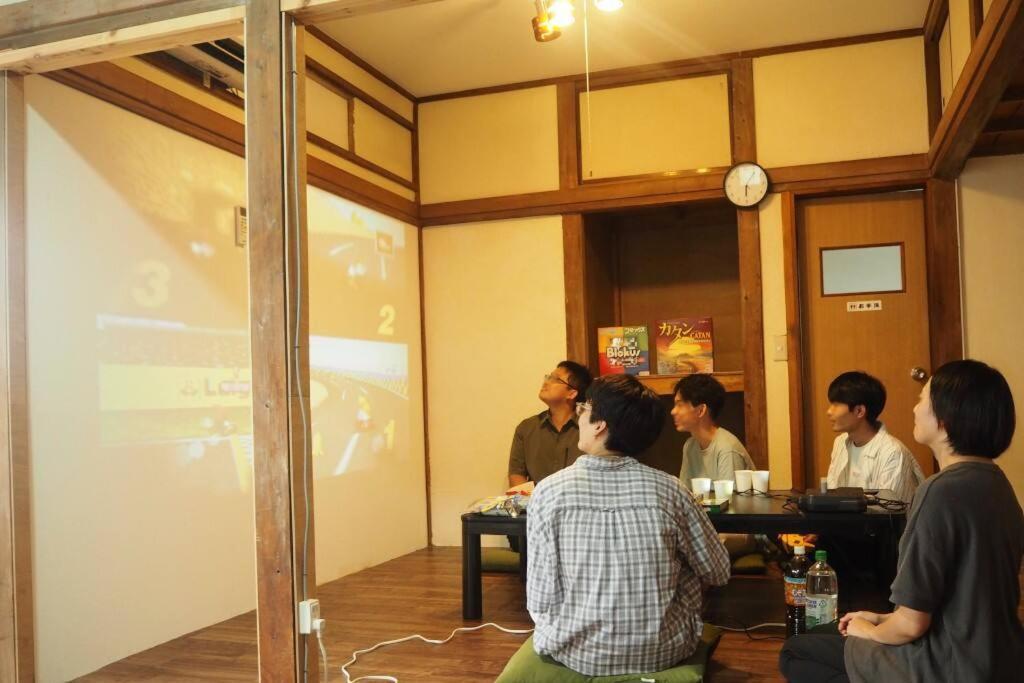 【小山駅徒歩7分】みんなで宅飲み！貸切一軒家ニシグチノイエ Wifi有、銭湯近く Oyama (Tochigi)